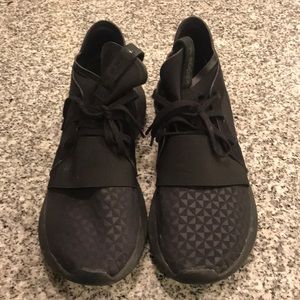 Adidas / LightWeight Sneakers 7.5